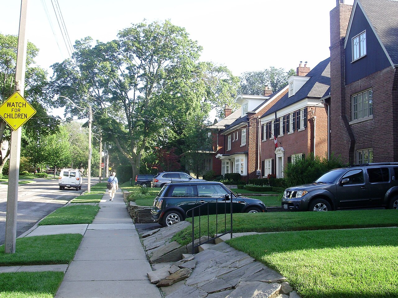 Chaplin Estates, North Toronto